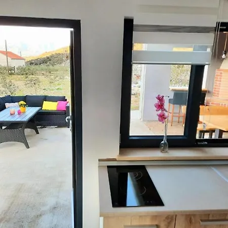 Toni - Modern Hotel Dol (Brac)